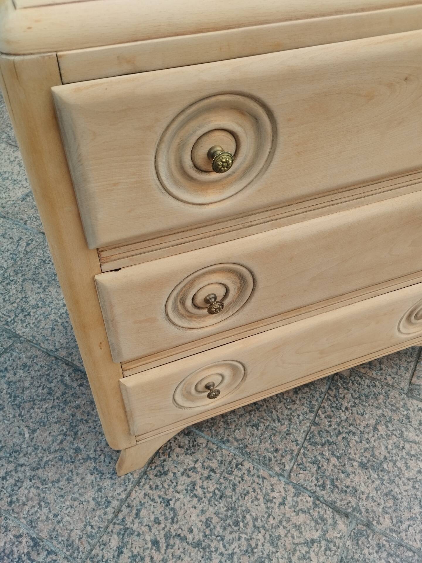 Vintage commode with tapered legs.