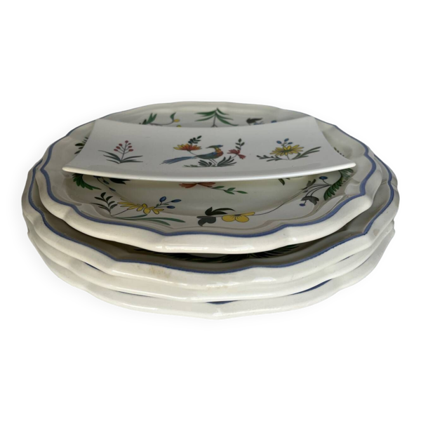 Lot de 4 assiettes et 1 vide poches