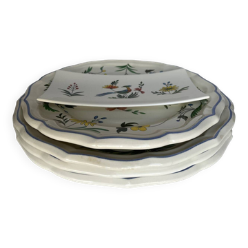 Set of 4 plates and 1 empty pocket