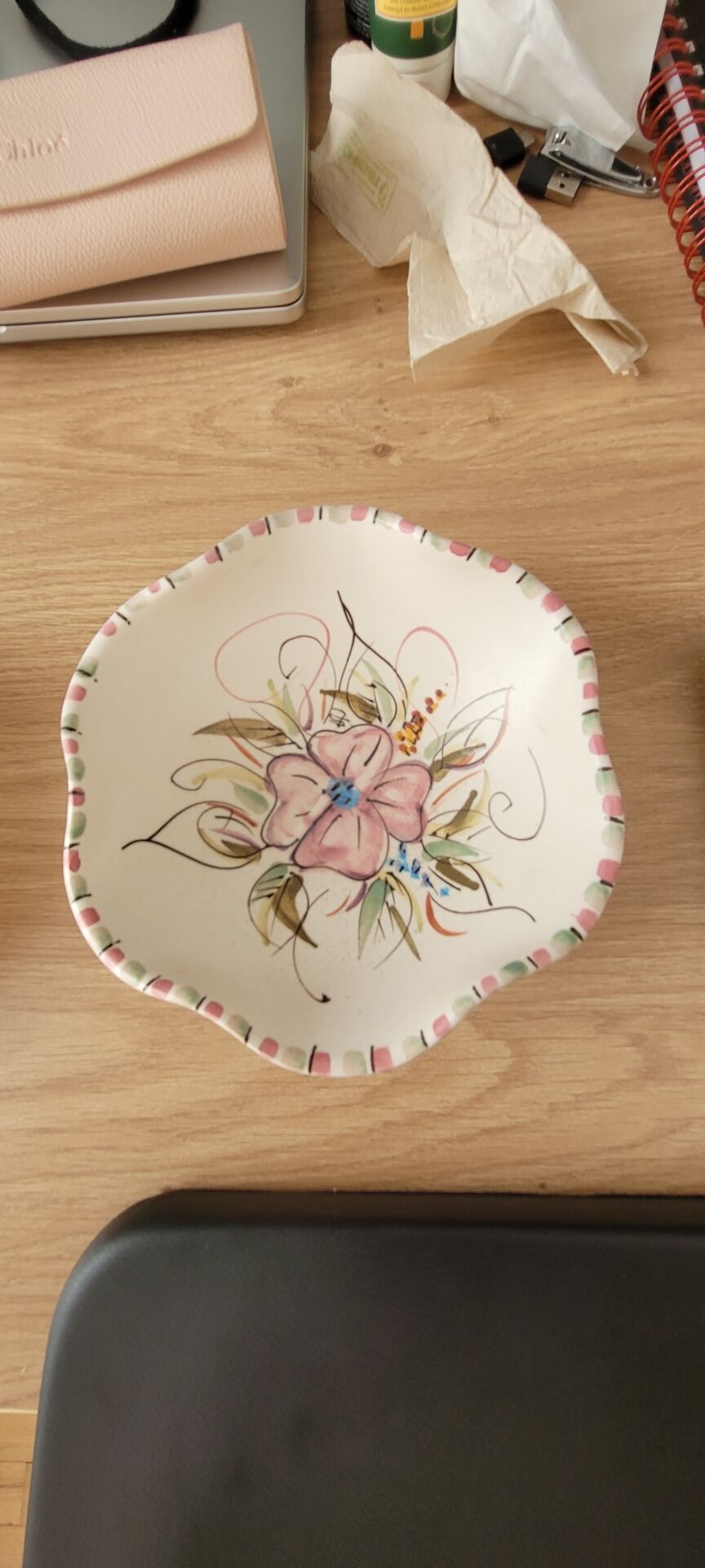 2 ceramic bowls with floral decoration