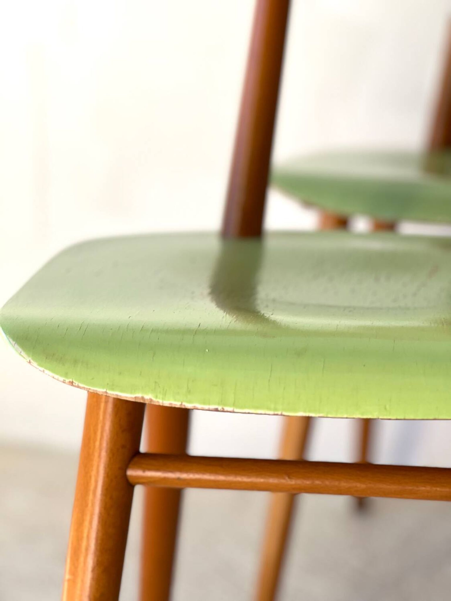 Chaises de salle à manger par TON, ensemble de 4