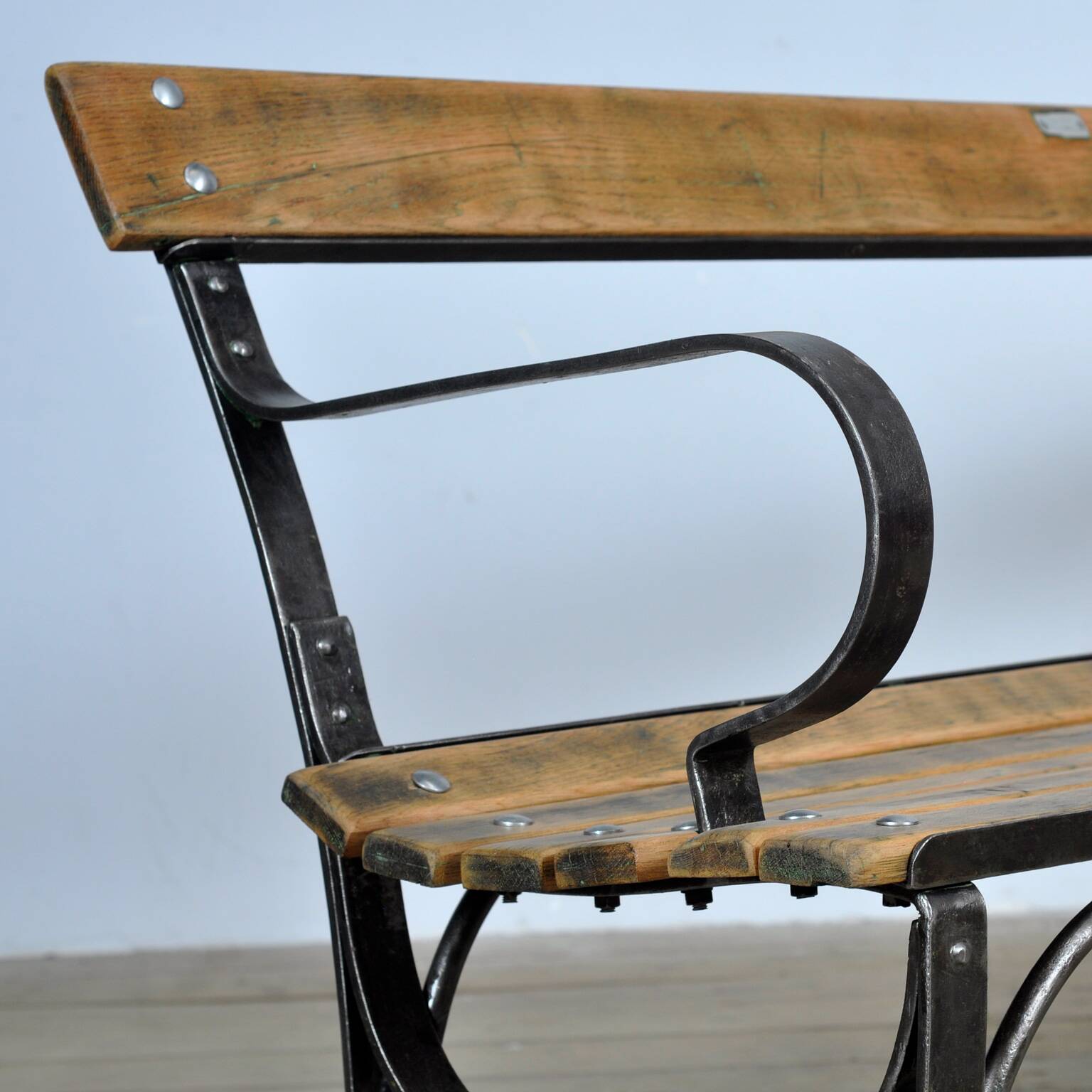 Banc de parc en fer riveté, années 1920