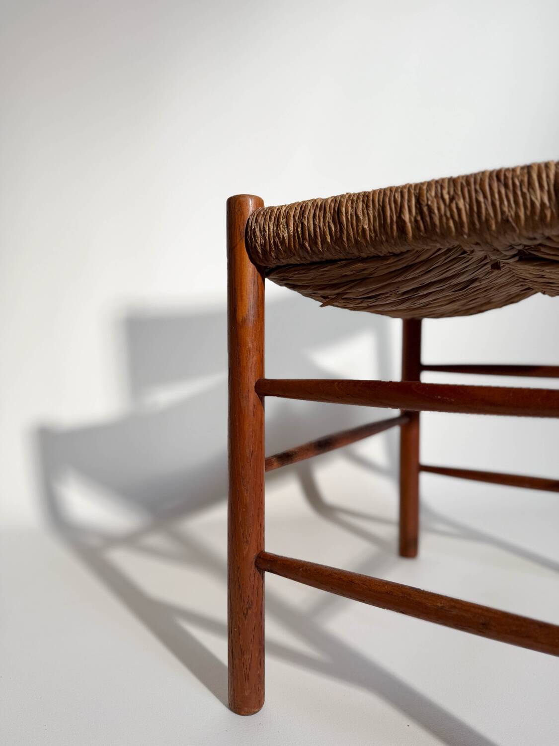 Lot de 5 chaises Charlotte Perriand modèle Dordogne