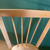 2 Scandinavian chairs inspired by Windsor.