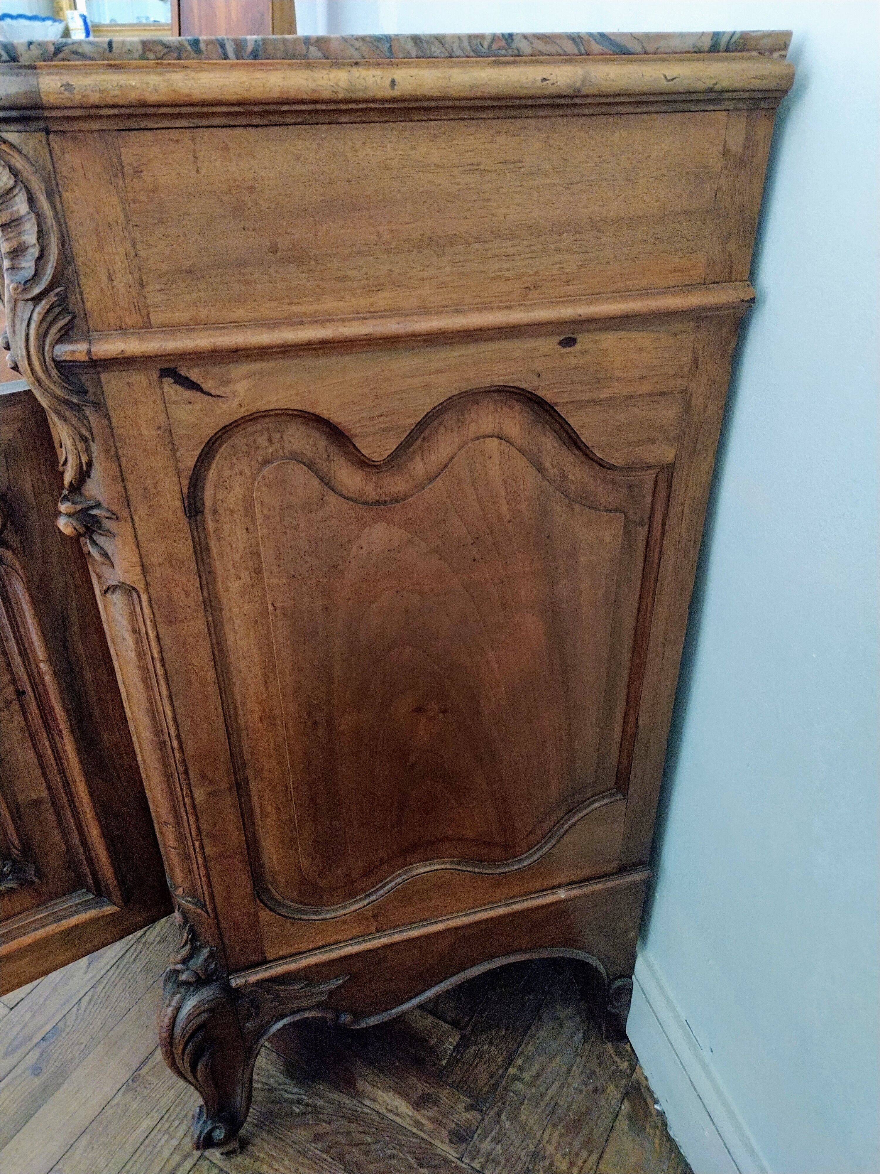 Meuble avec marbre