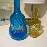 2 bouteilles en verre tourné peint et émaillé Napoleon III 3