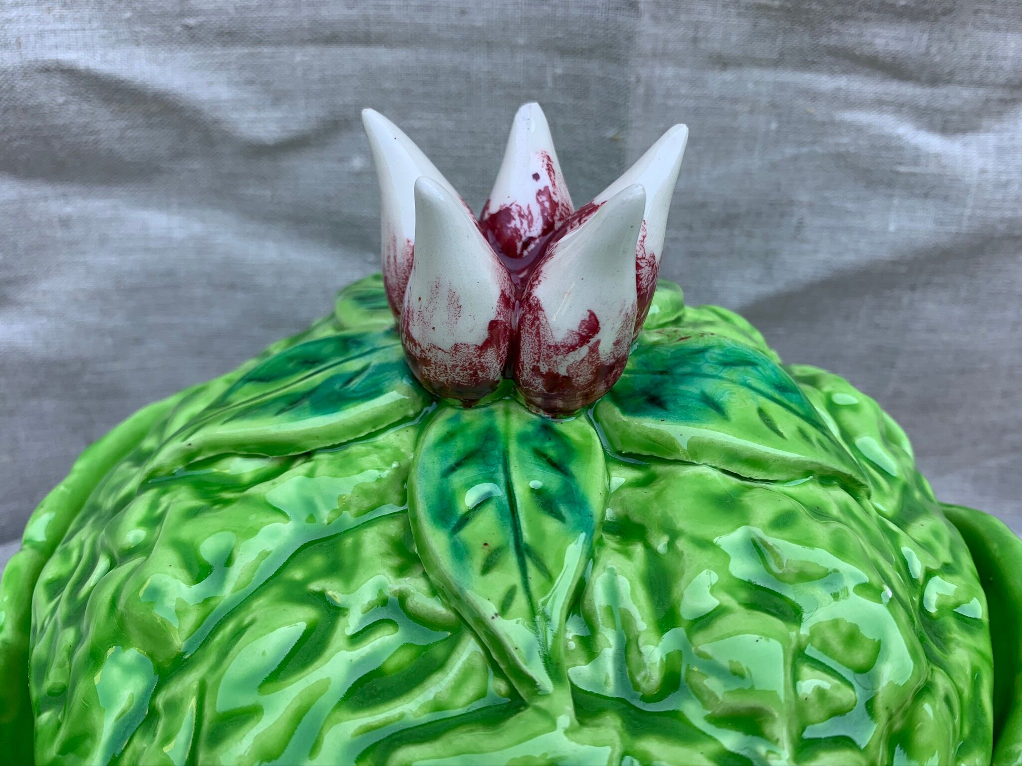 Soupière salad and radishes