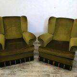 Armchairs with fringes and velvet ears