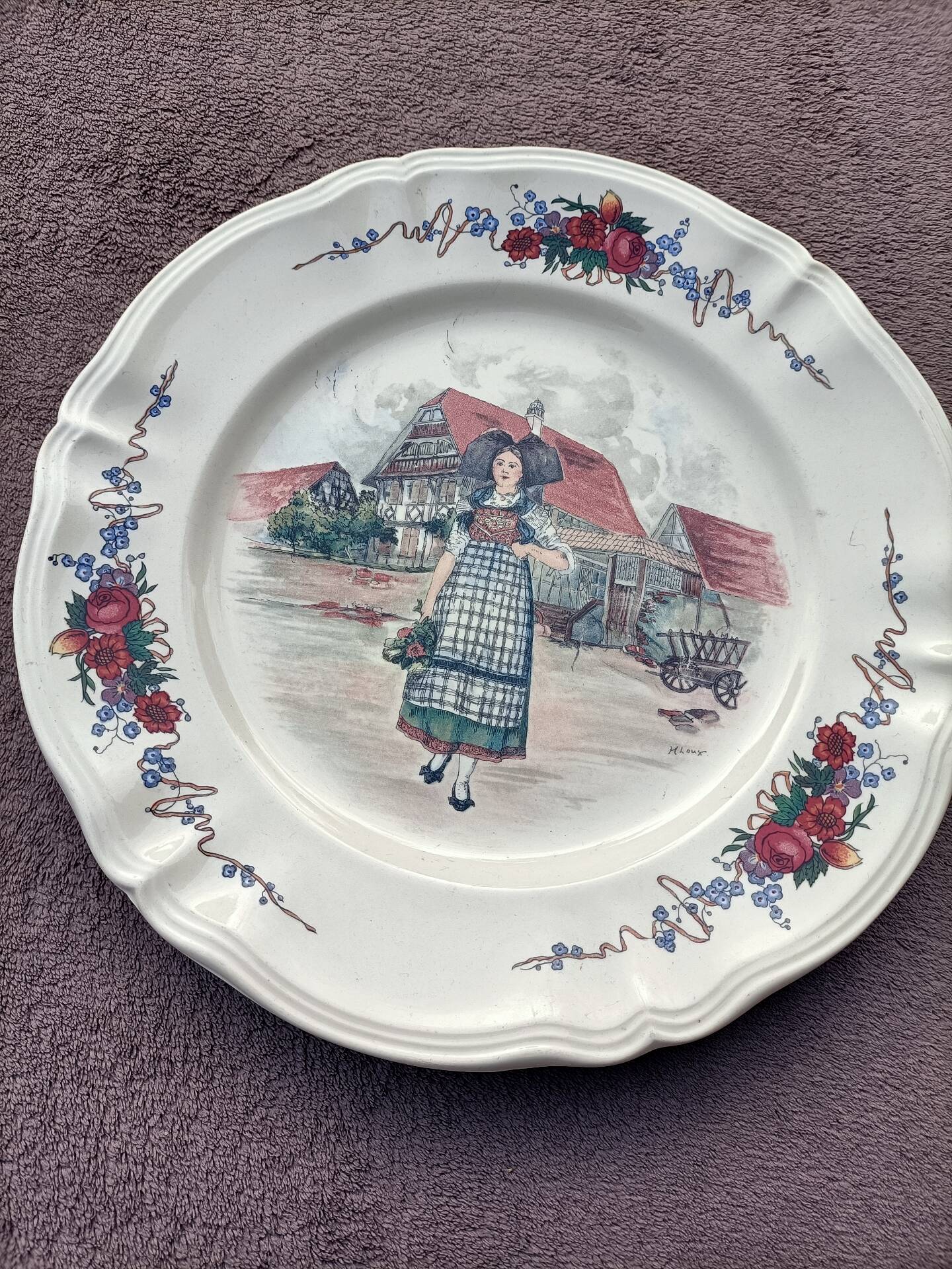 Large dish Obernai Sarreguemines