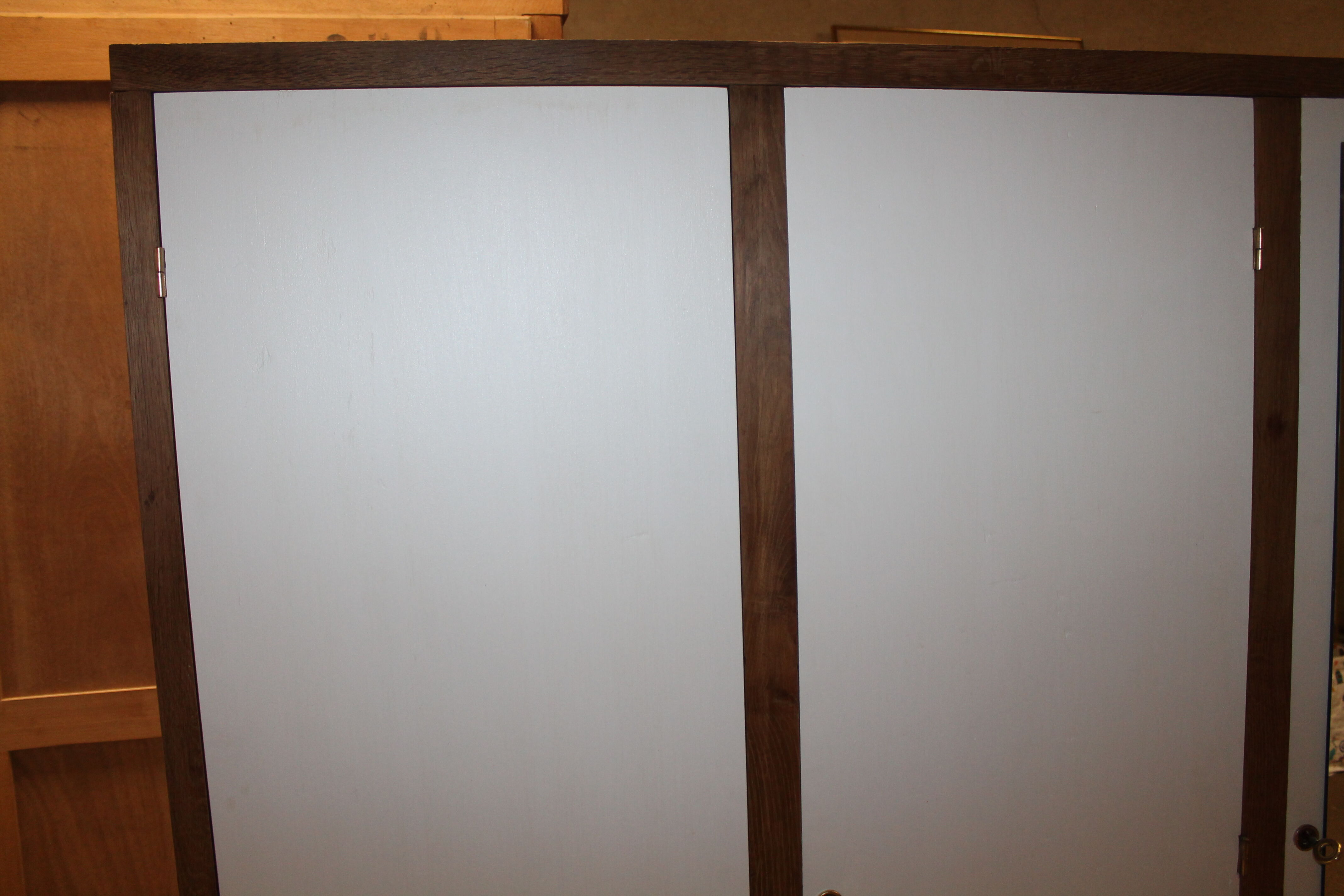 Armoire vintage blanche