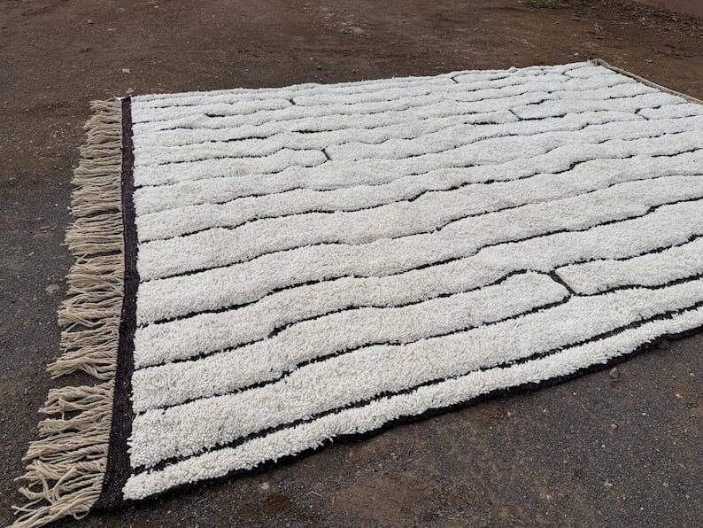 Handmade traditional Berber rug size 2/3 m