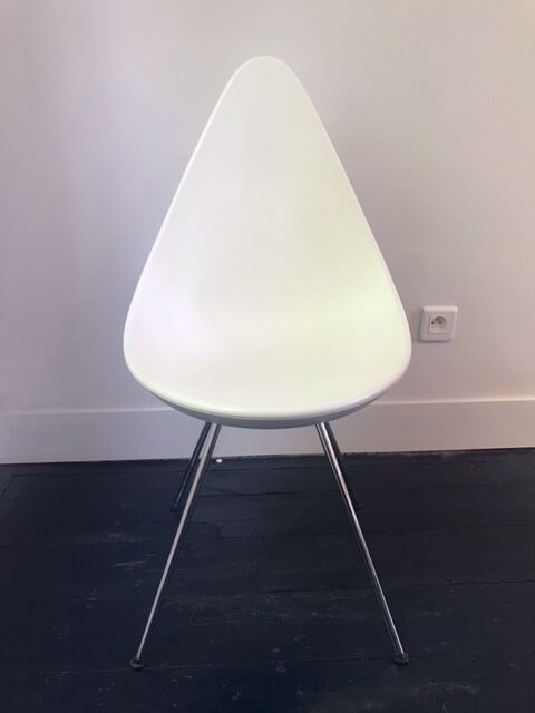 Drop chair 3110 by Arne Jacobsen for Fritz Hansen