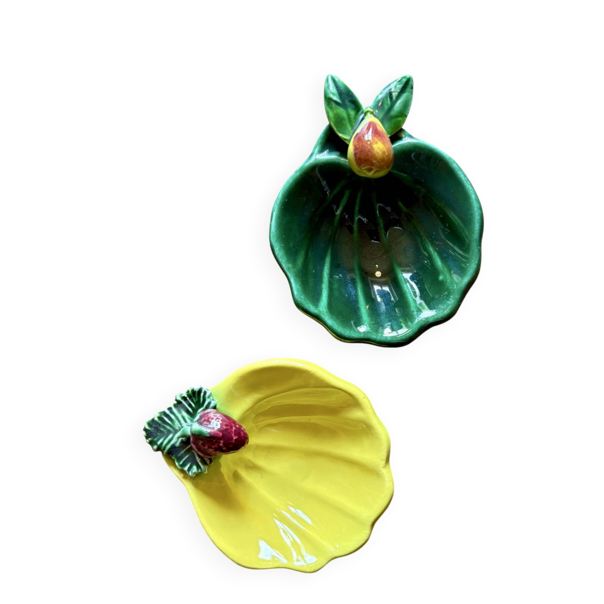 Set of 2 vintage majolica bowls