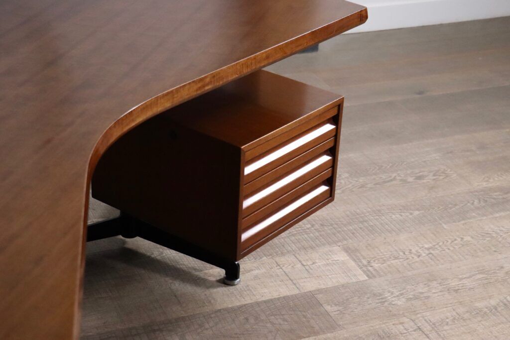 Osvaldo Borsani T96 Boomerang desk for Tecno, Italy, 1956