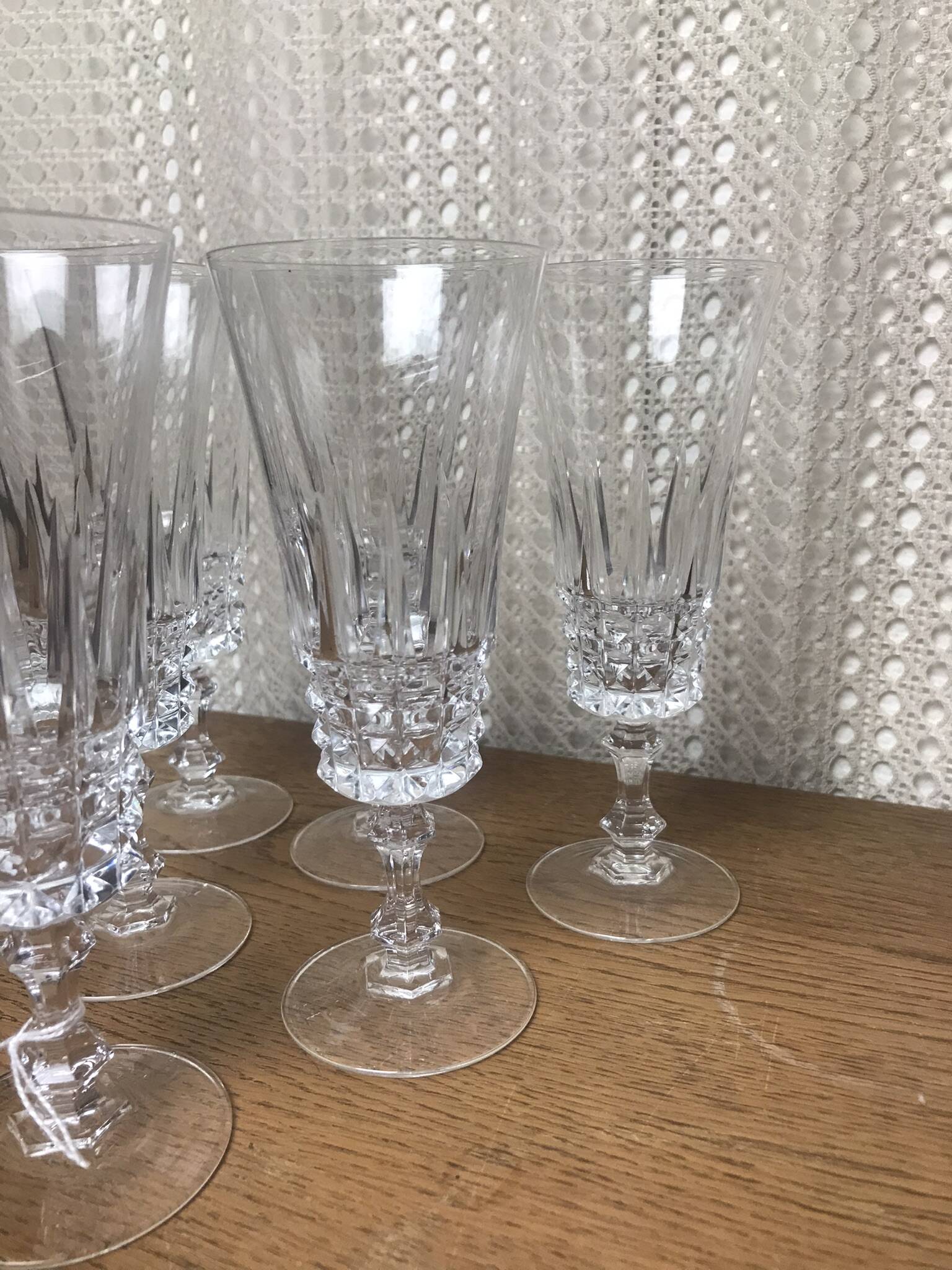 Arques crystal champagne flutes, Tuileries model