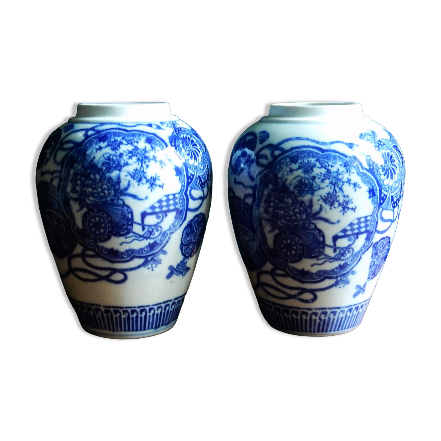 Pair of blue and white chinese vases