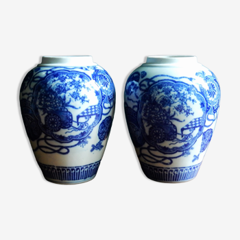 Pair of blue and white chinese vases