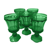 Verres à pied en verre travaillé verts