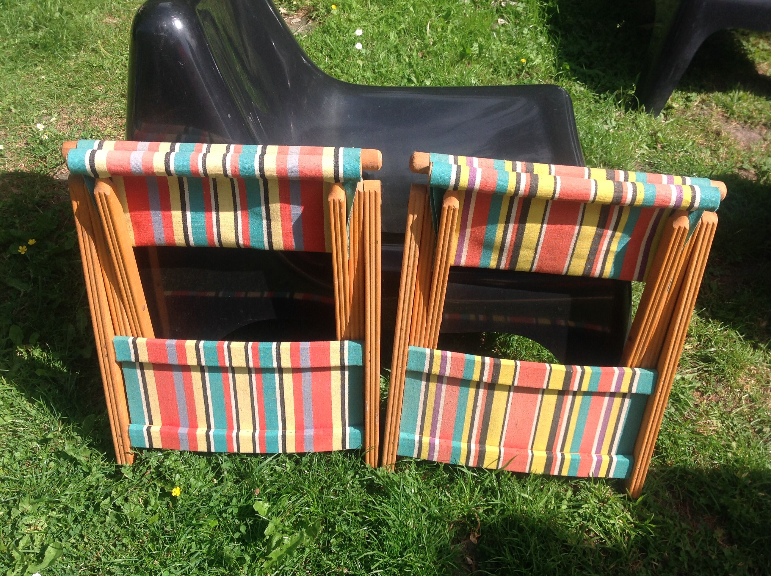 Duo of folding chairs