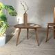 Table basse tripode forme feuille en chêne vintage