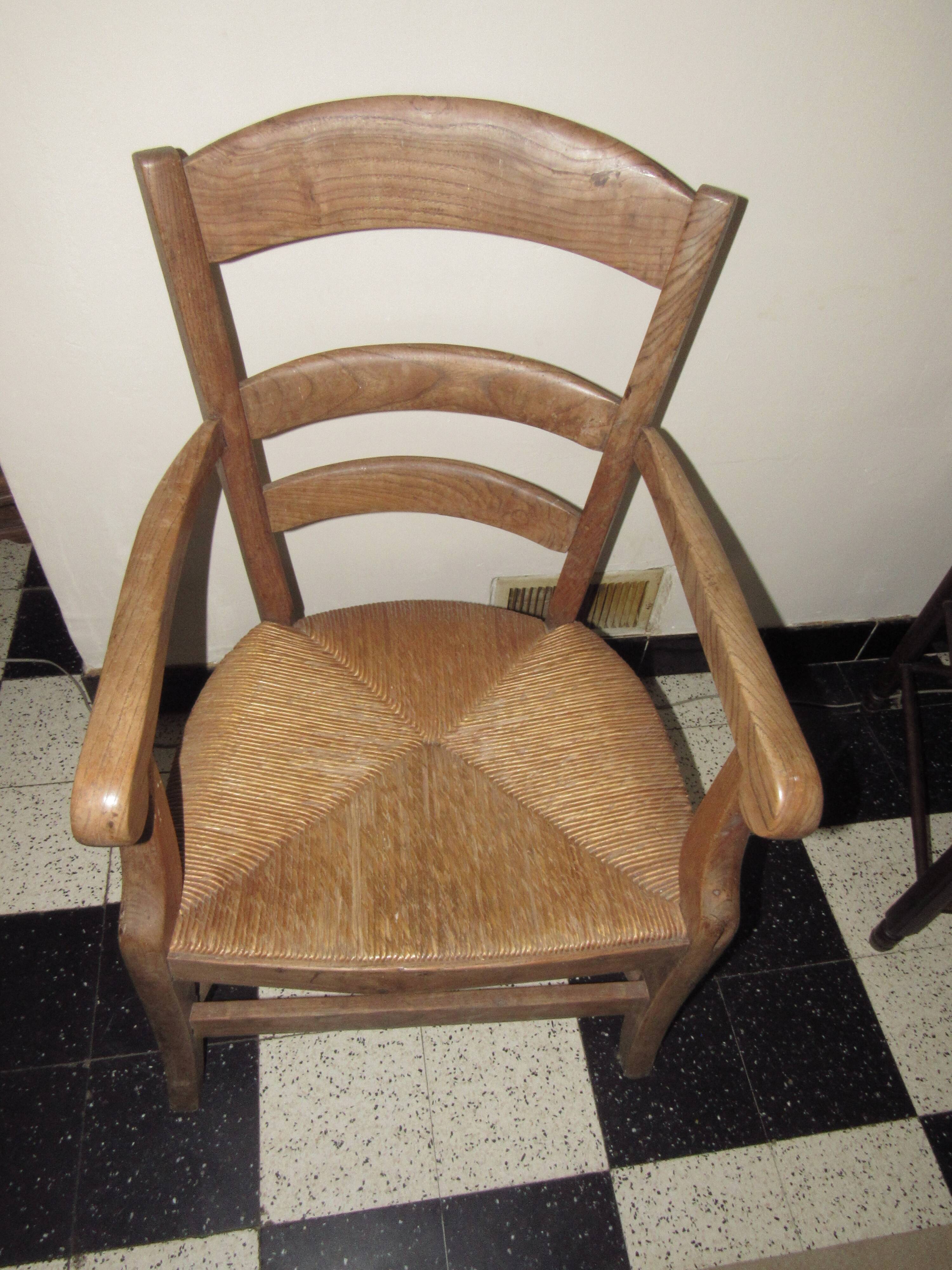 Picardy armchair in wood