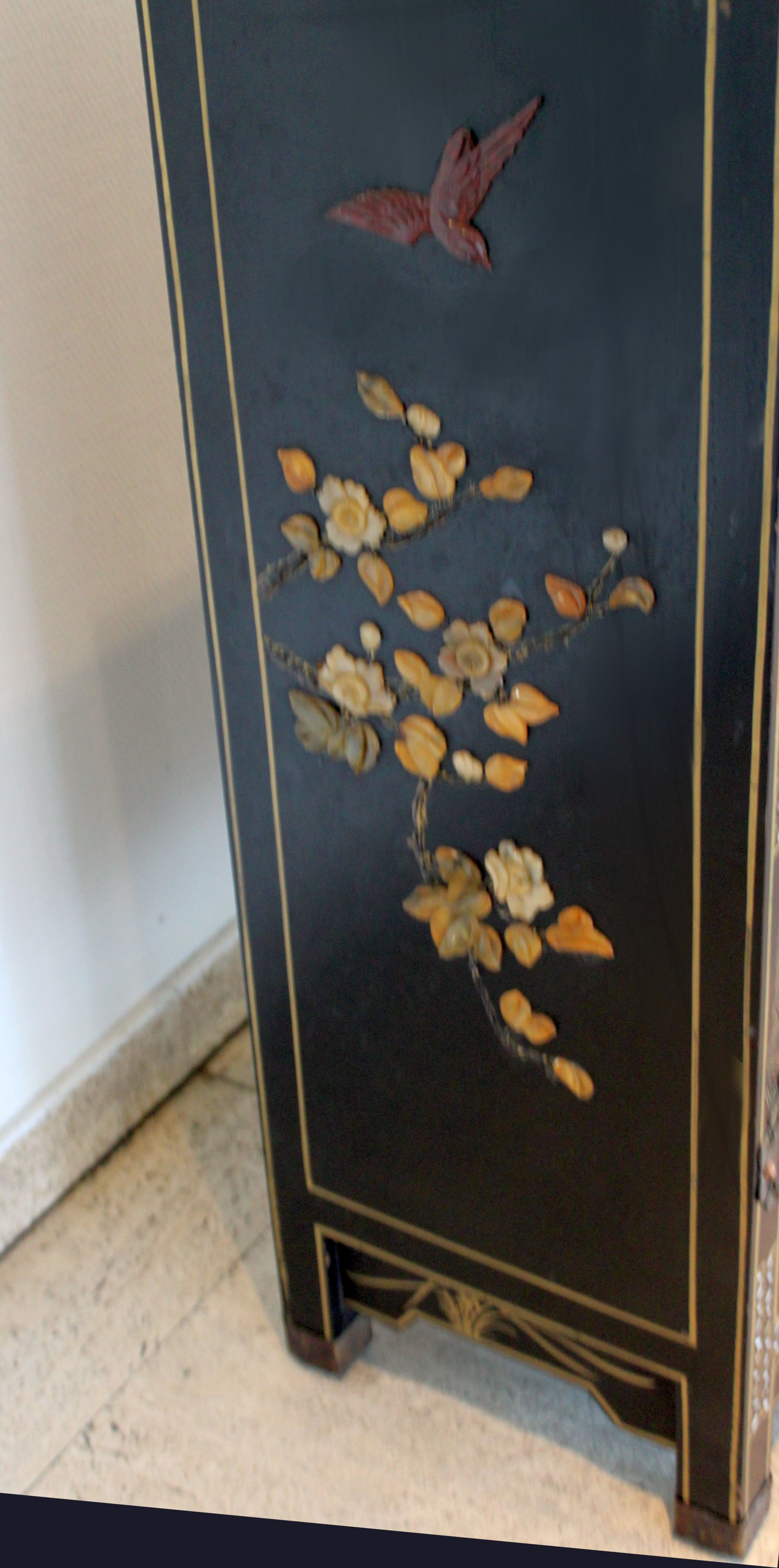 Commode chinoise en bois et nacre, milieu XXème