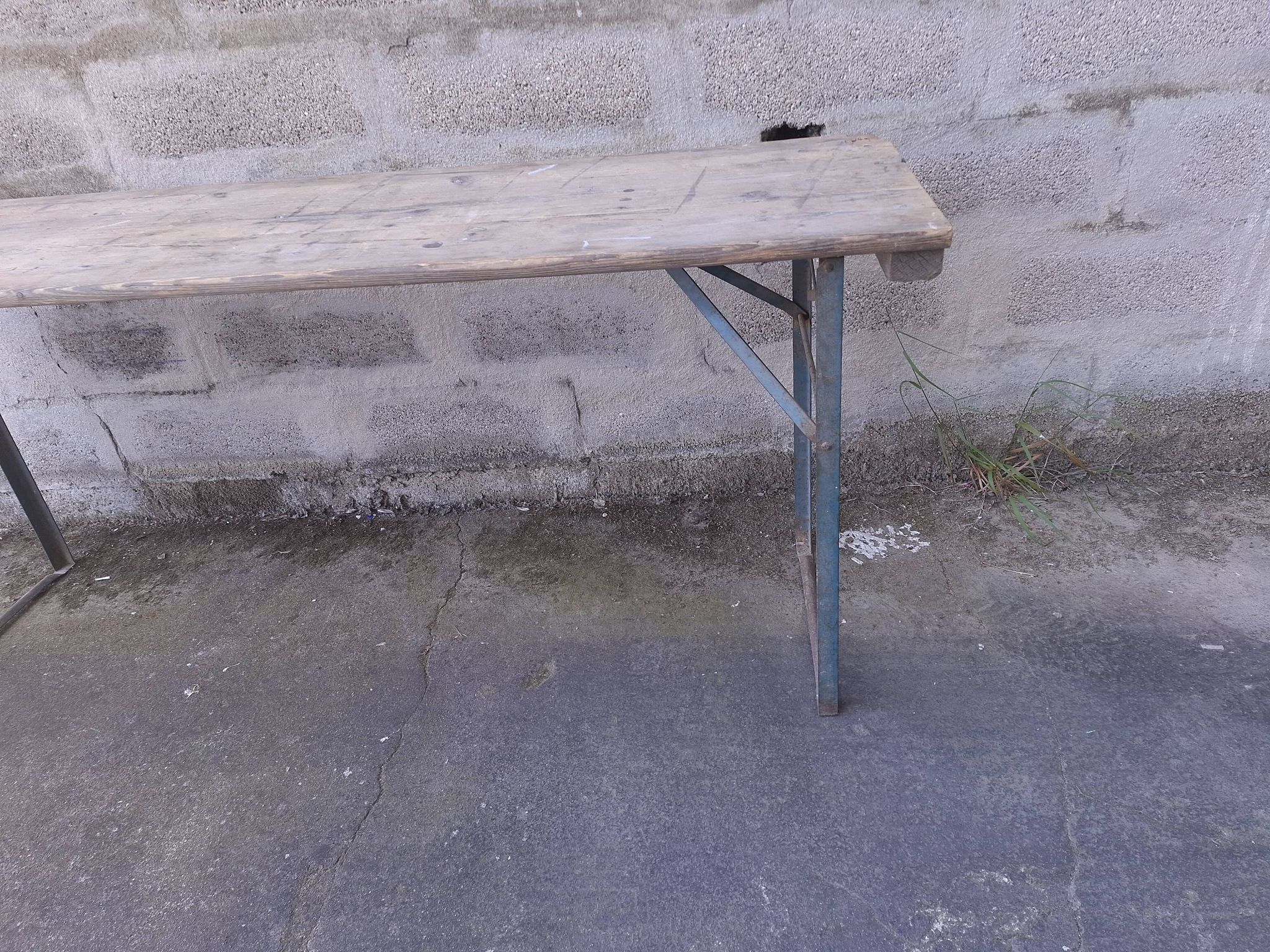 FOLDING BREWER'S TABLE