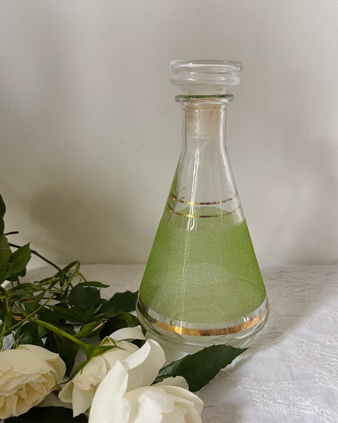 Green granite glass decanter - 50s