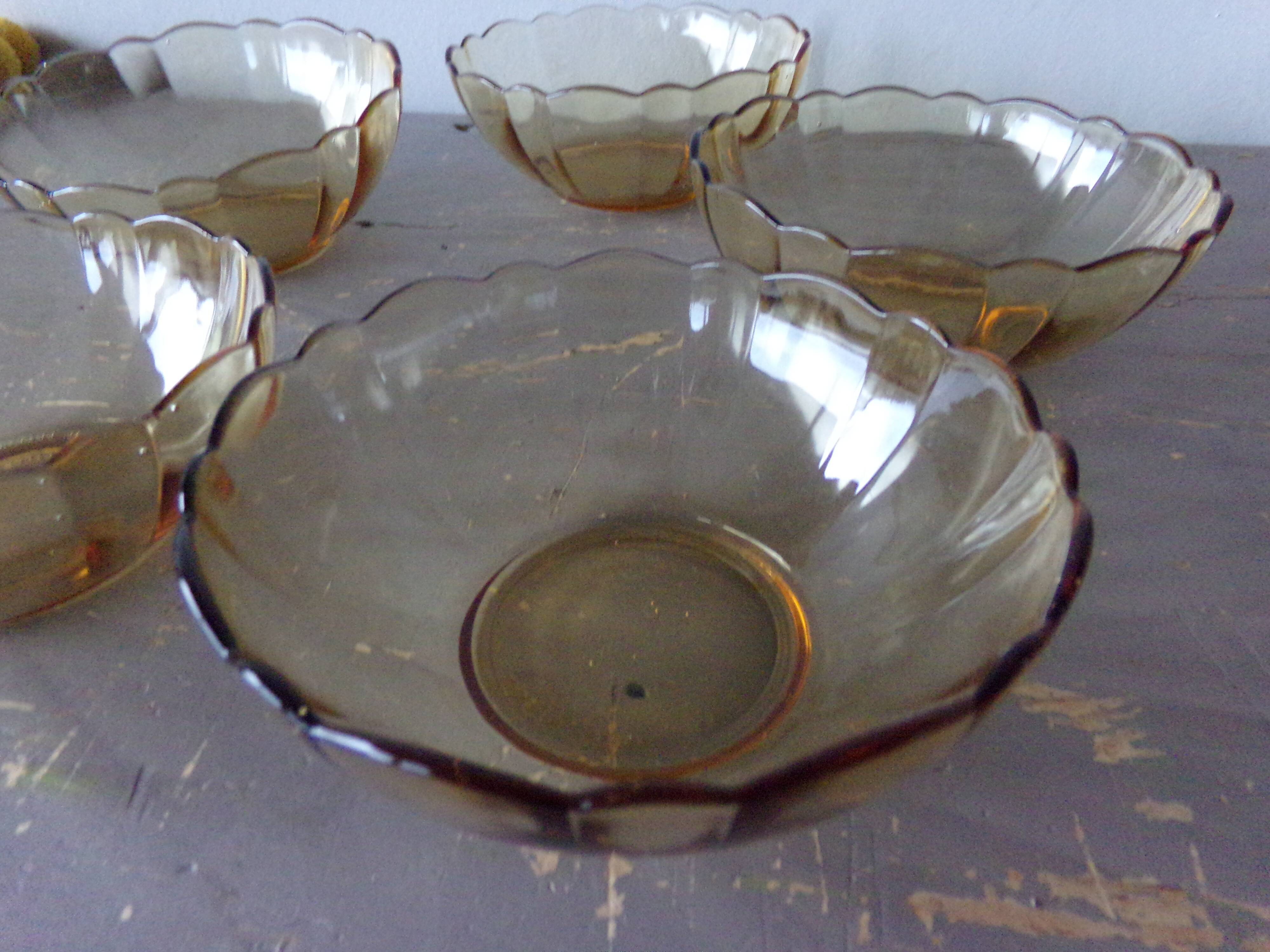 5 coupelles ou ramequins en verre ambré