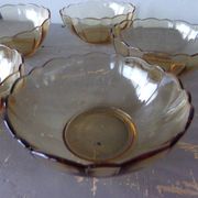 5 coupelles ou ramequins en verre ambré