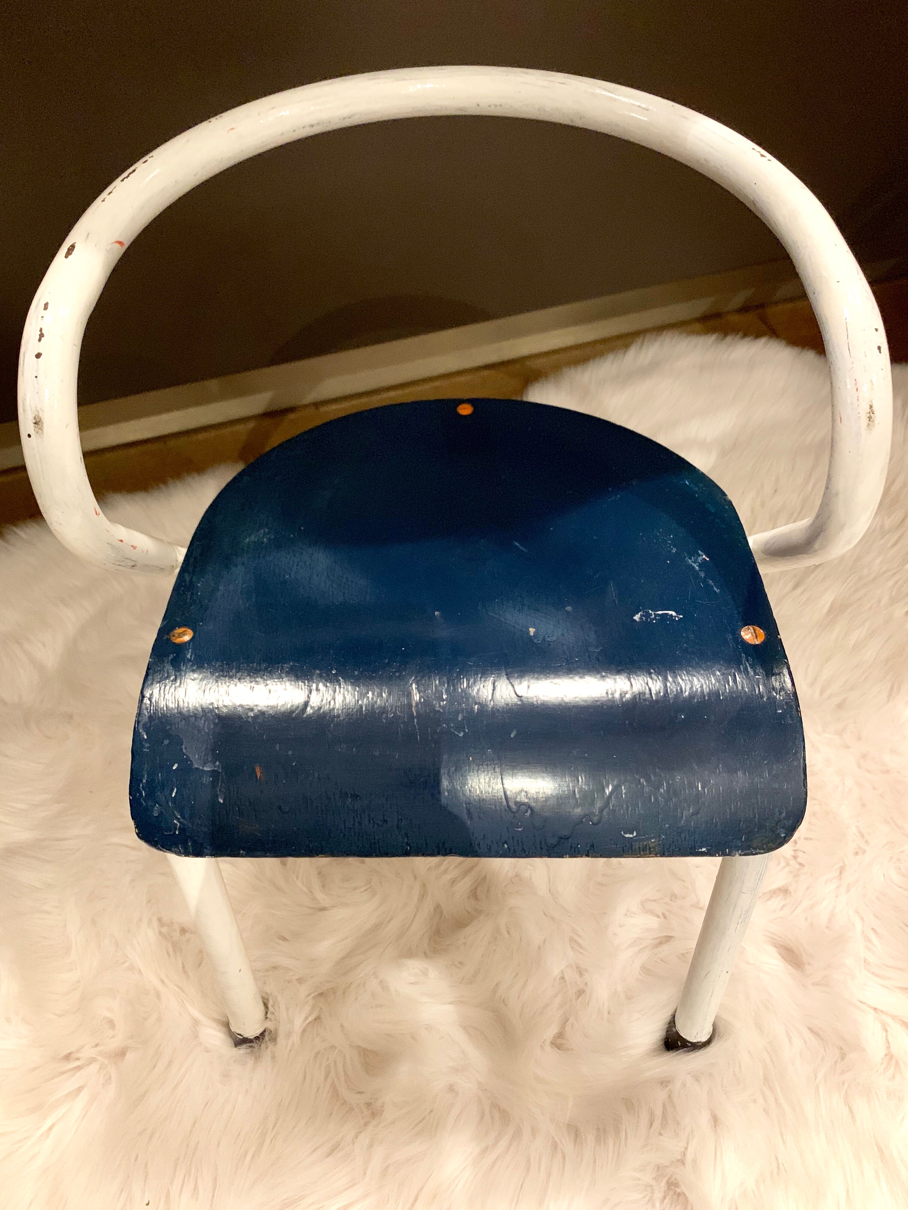 Jacques Hitier child schoolboy chair