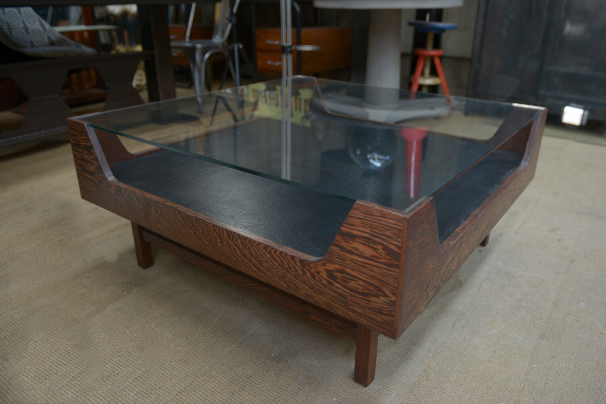 Coffee table in rosewood and glass 1970