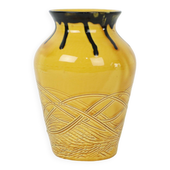 Petit vase vintage émaillé jaune orange noir motif relief 1970