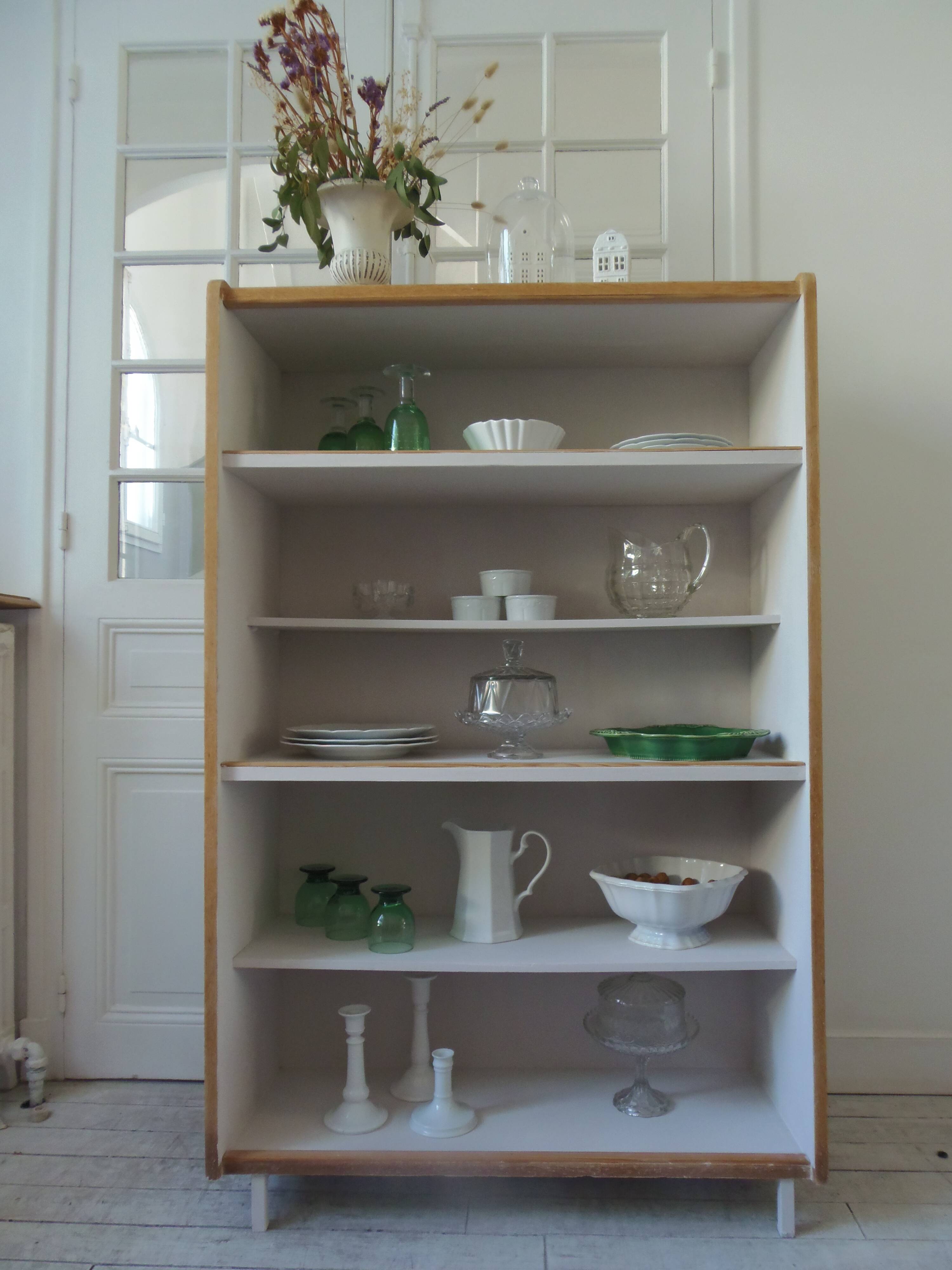 Vintage bookshelf in oak veneer, pearl grey interior, metal legs.