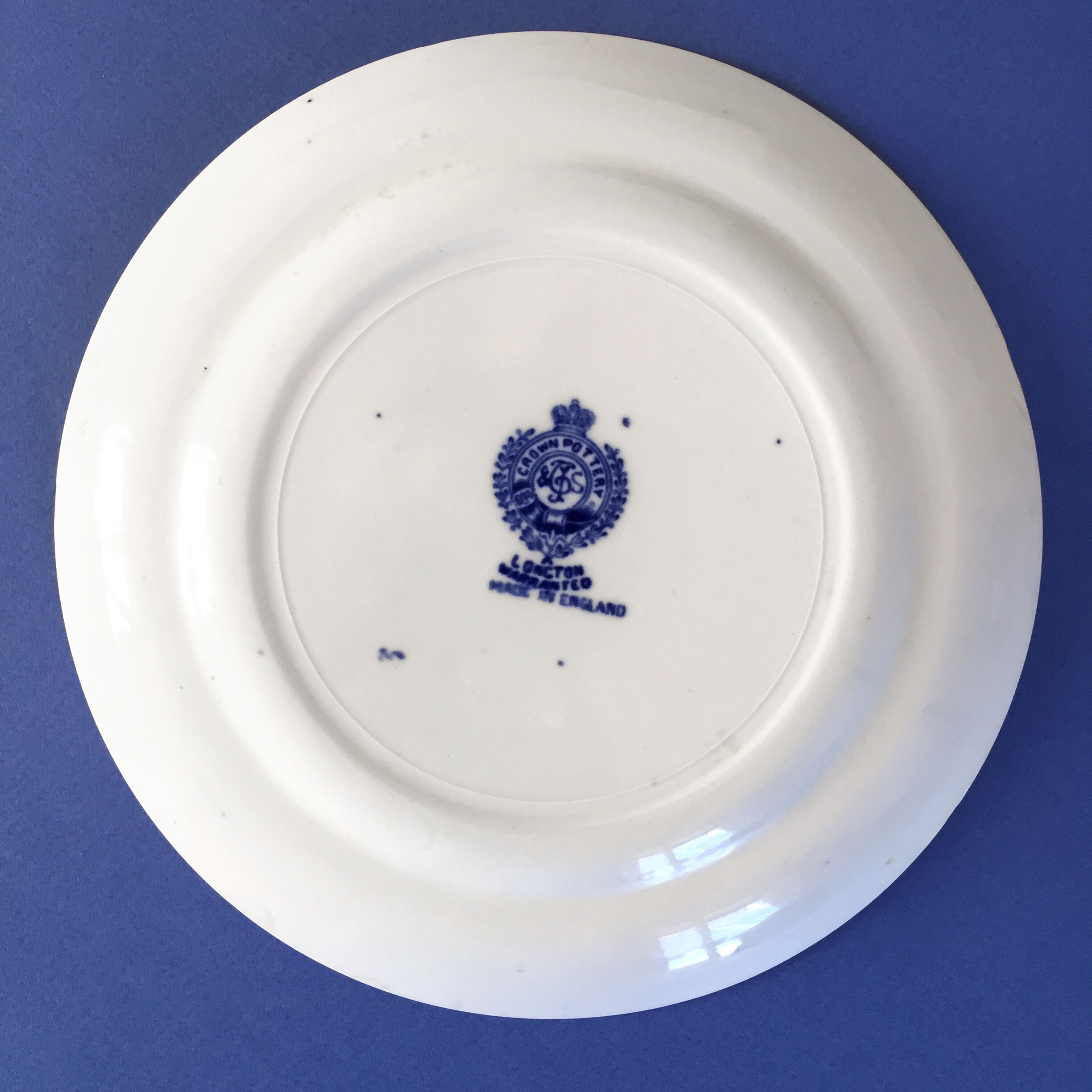 Set of 2 plates 22.50cm and 2 plates 19.50cm JT&S Crown Pottery Longton warranted willow pattern