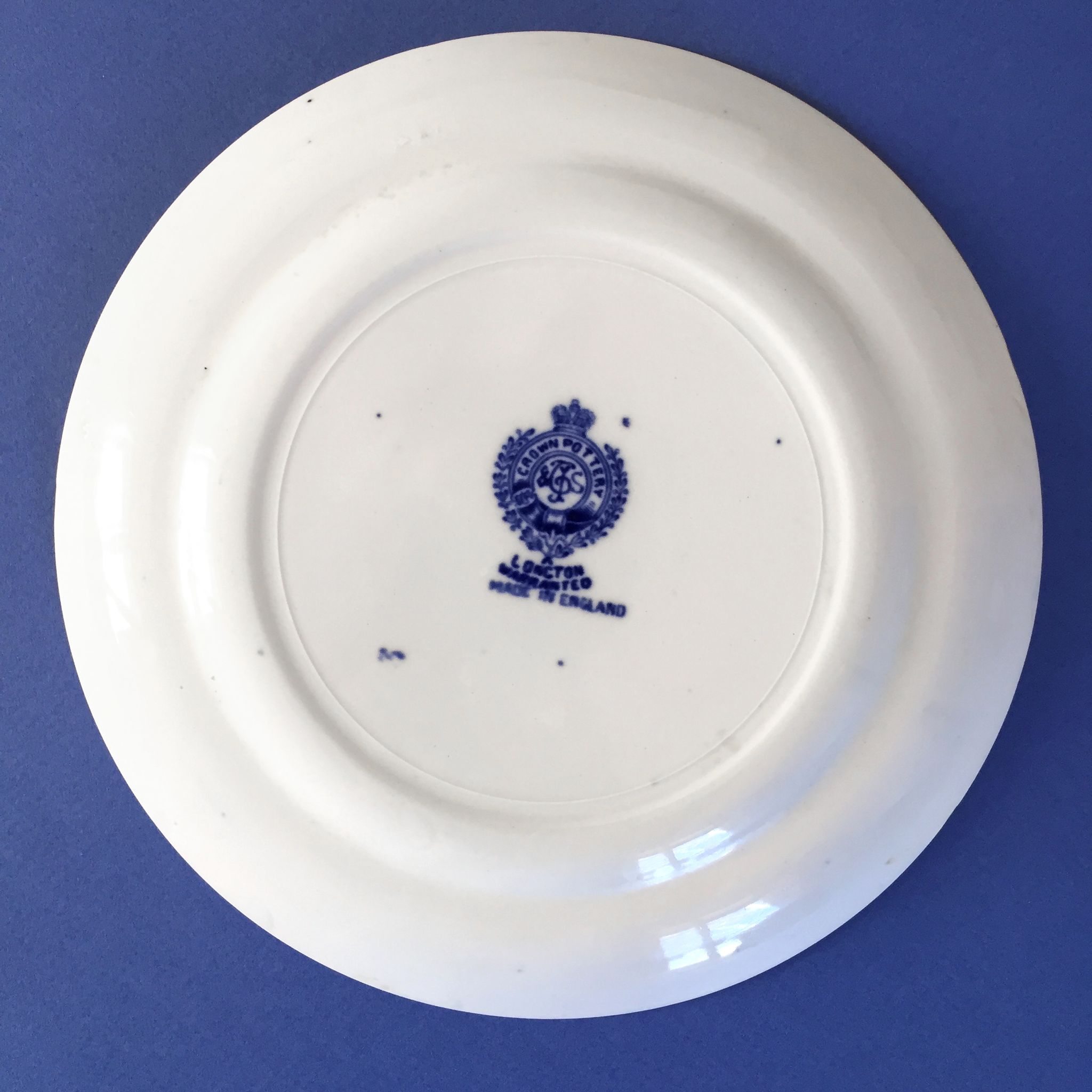 Set of 2 plates 22.50cm and 2 plates 19.50cm JT&S Crown Pottery Longton warranted willow pattern