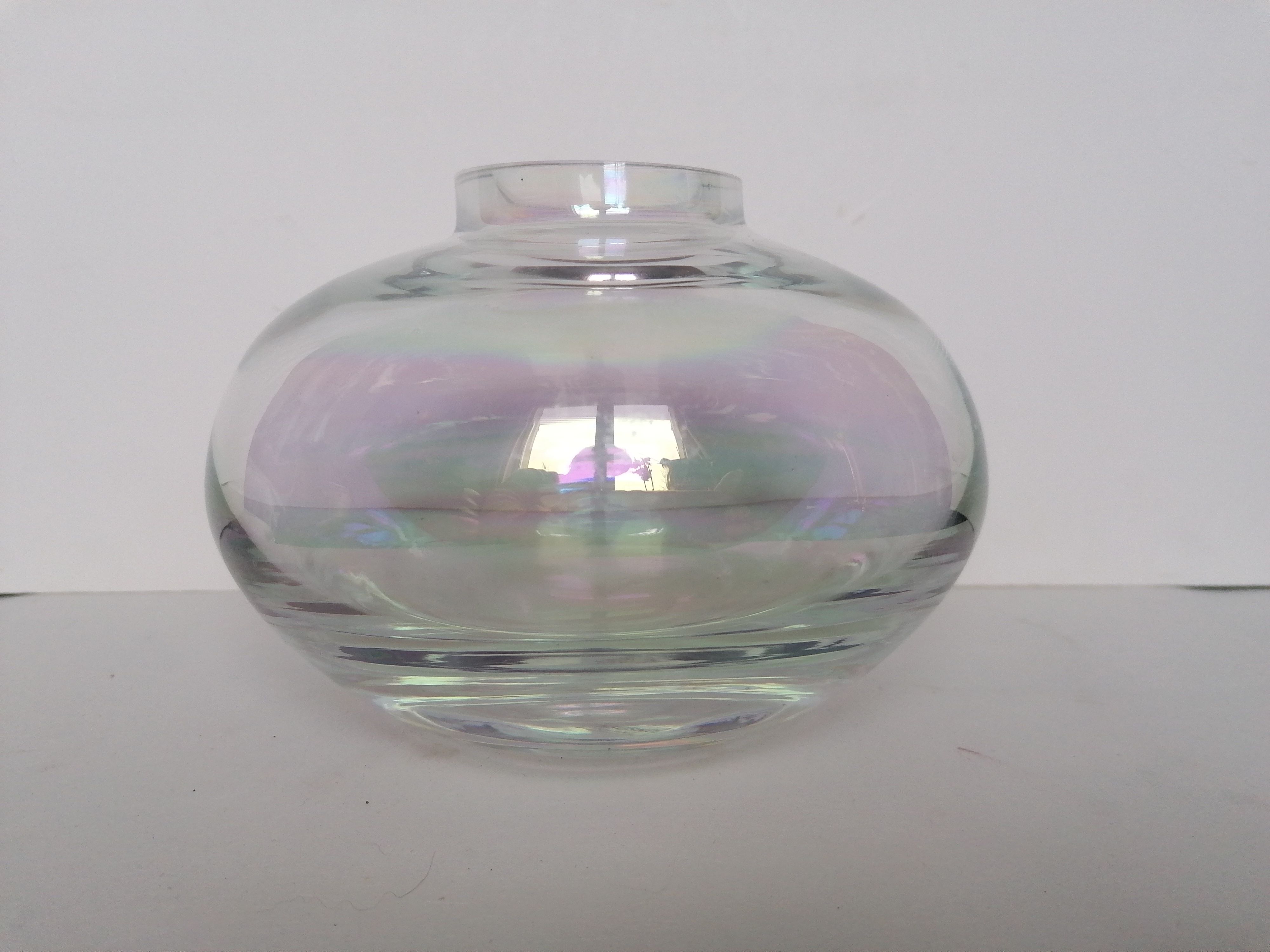 Vase ball in iridescent glass Krosno crystallerie