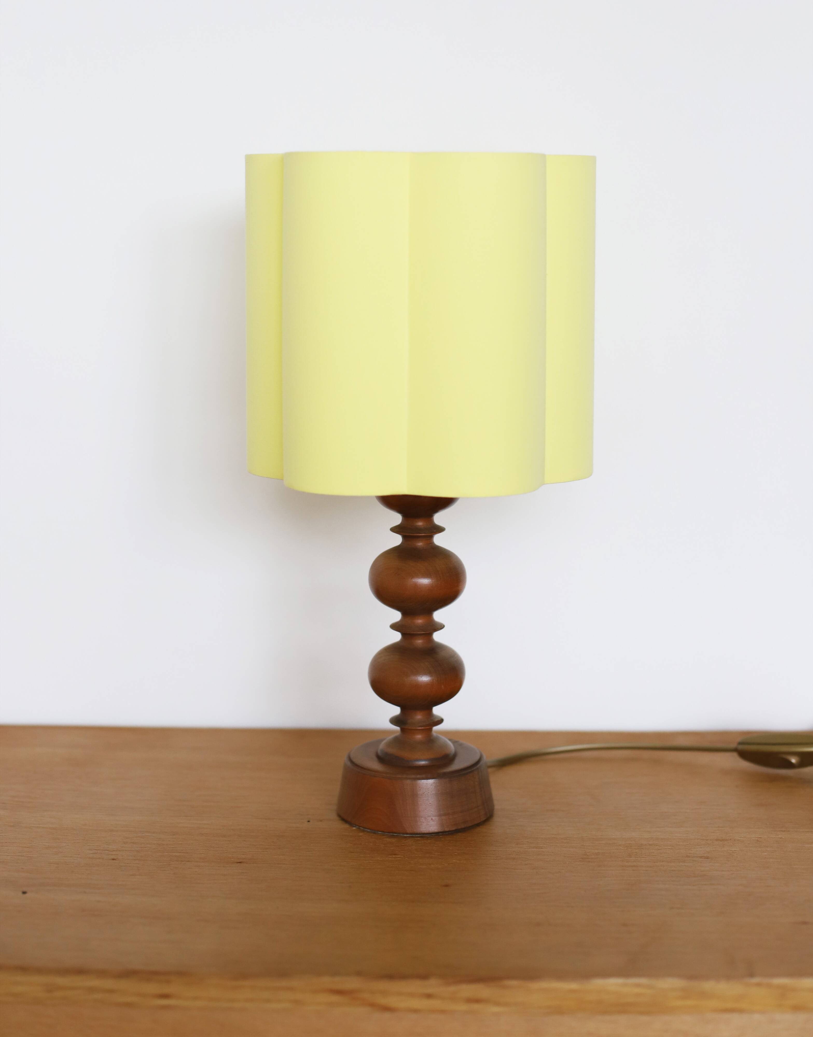 Plain flower-shaped lampshade Flora "Chick Yellow"