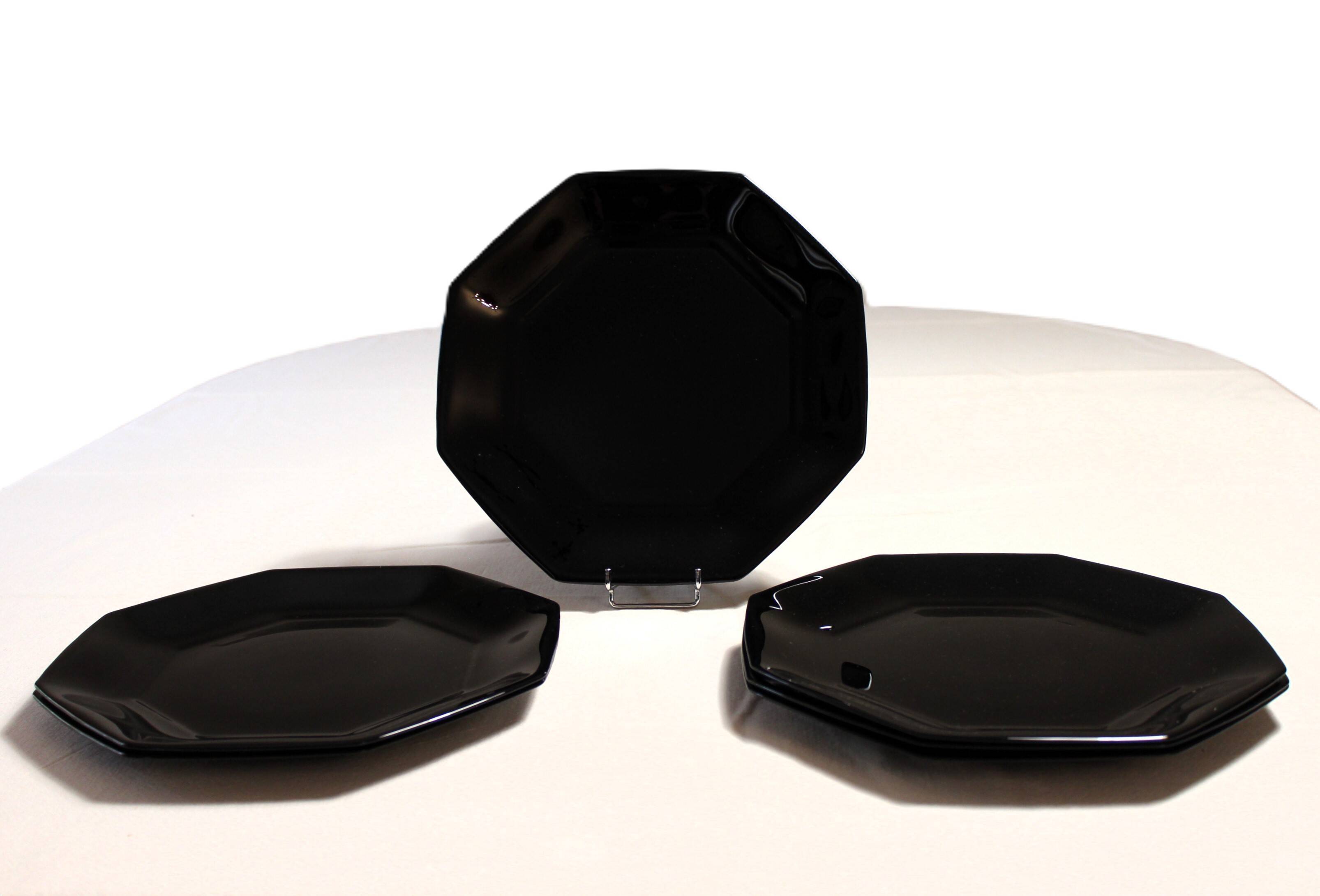 6 black Arcoroc "Octime" dinner plates (set 2)