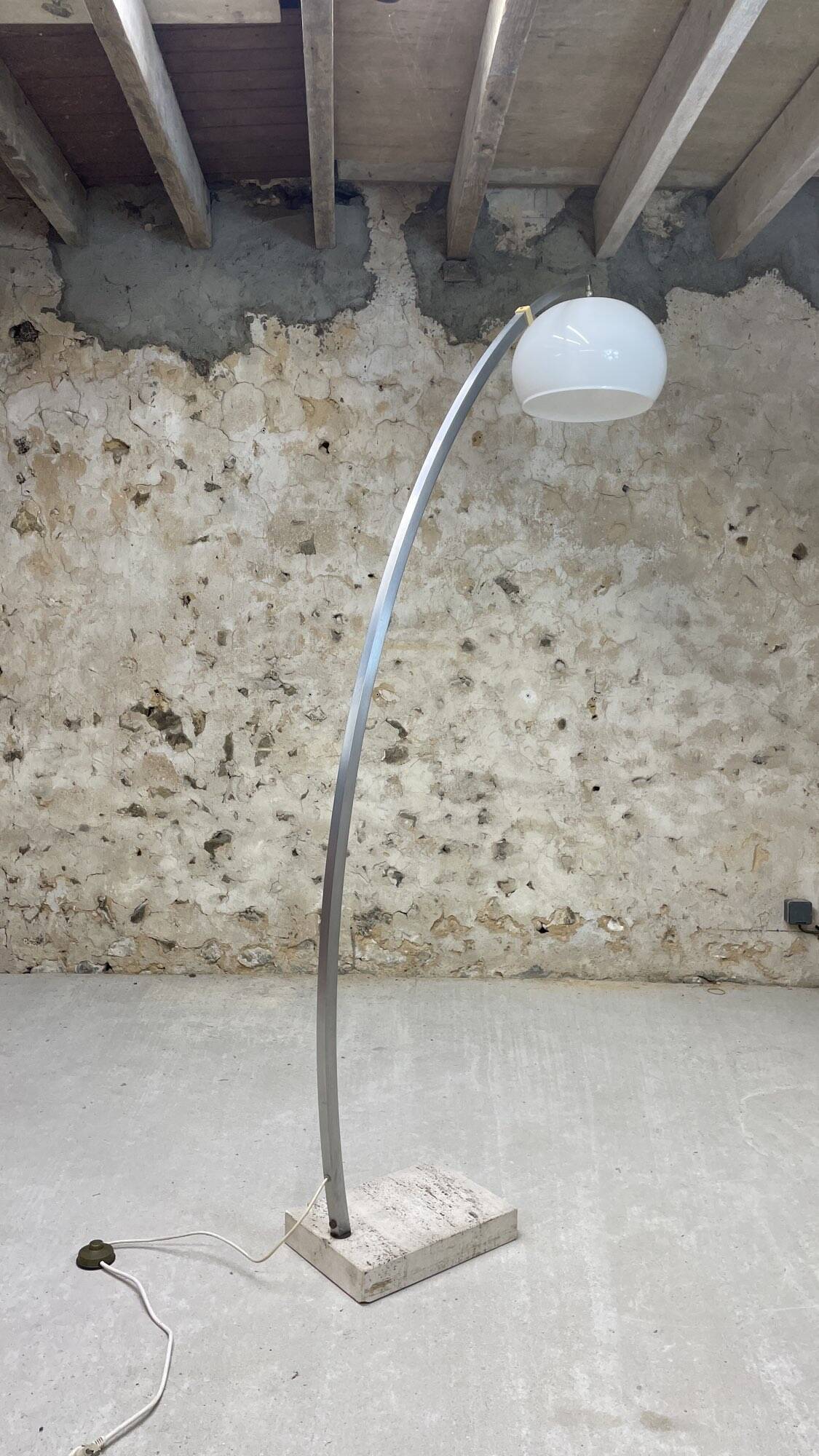 Arc floor lamp