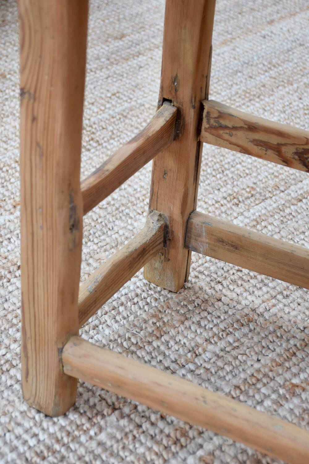 Petite table de ferme d’appoint