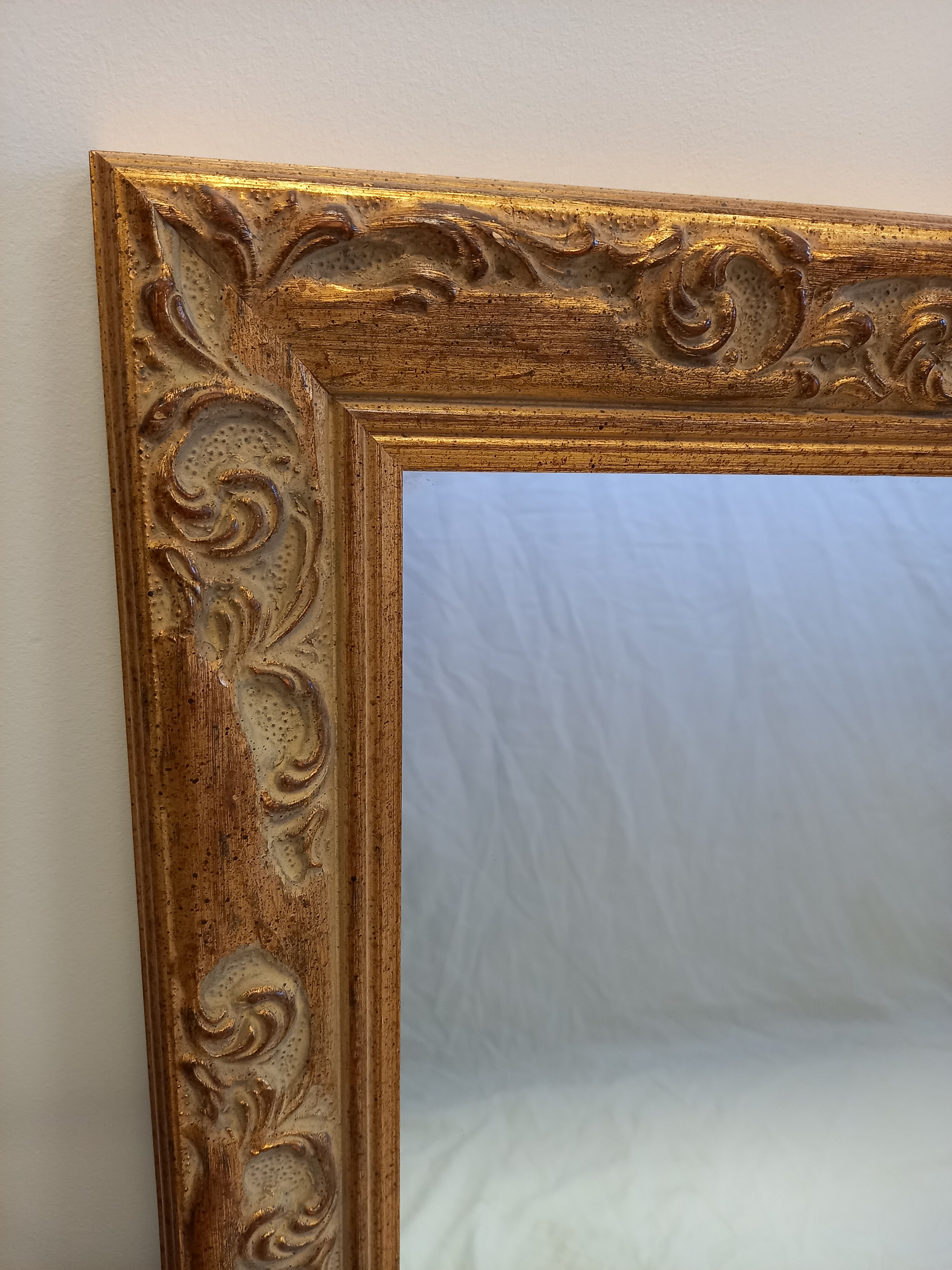 Golden mirror 50x63cm