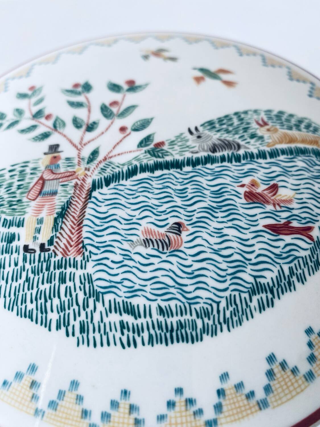 Villeroy and Boch candy box