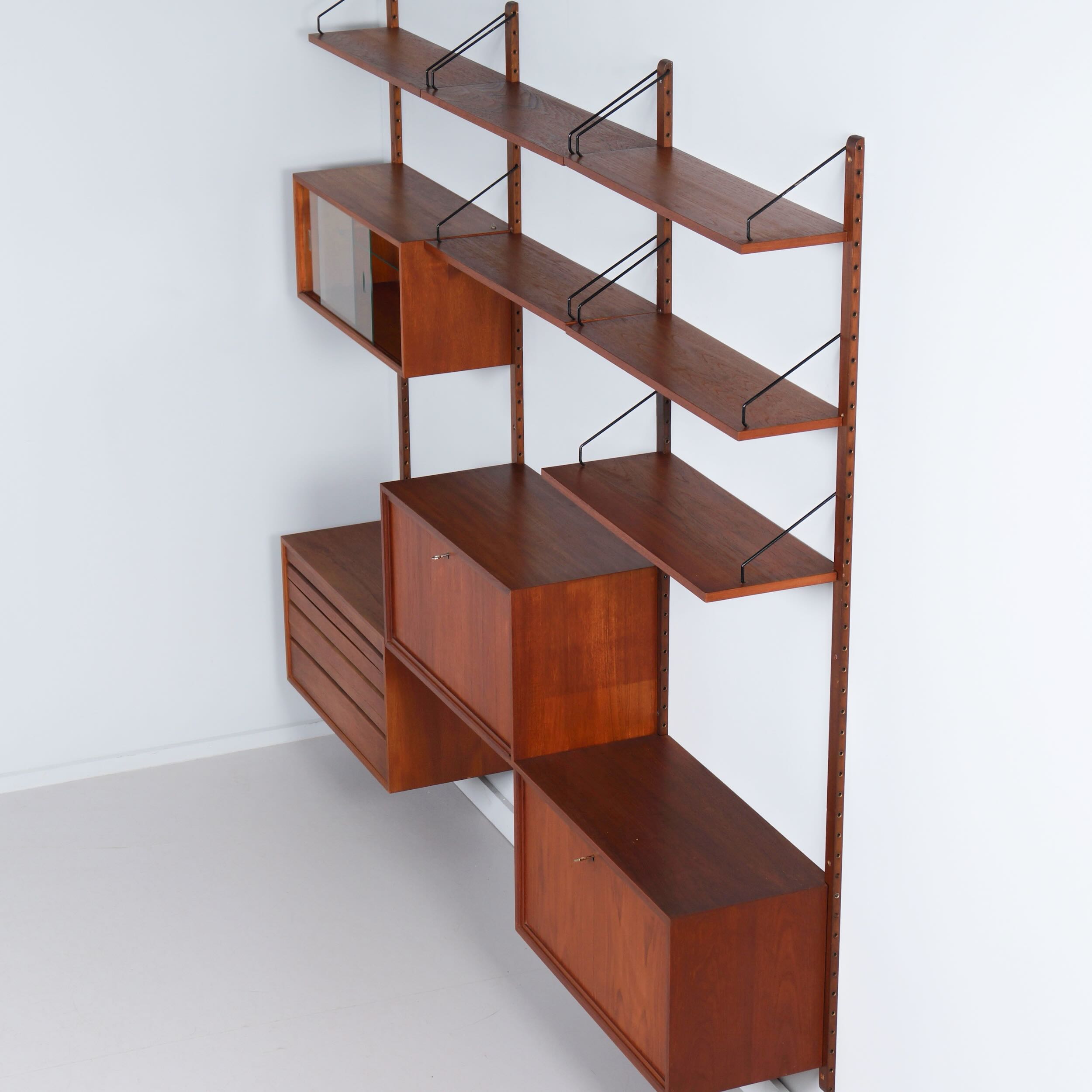 Royal System by Poul Cadovius for Cado, 1960s – Teak Wall System, 14-Piece