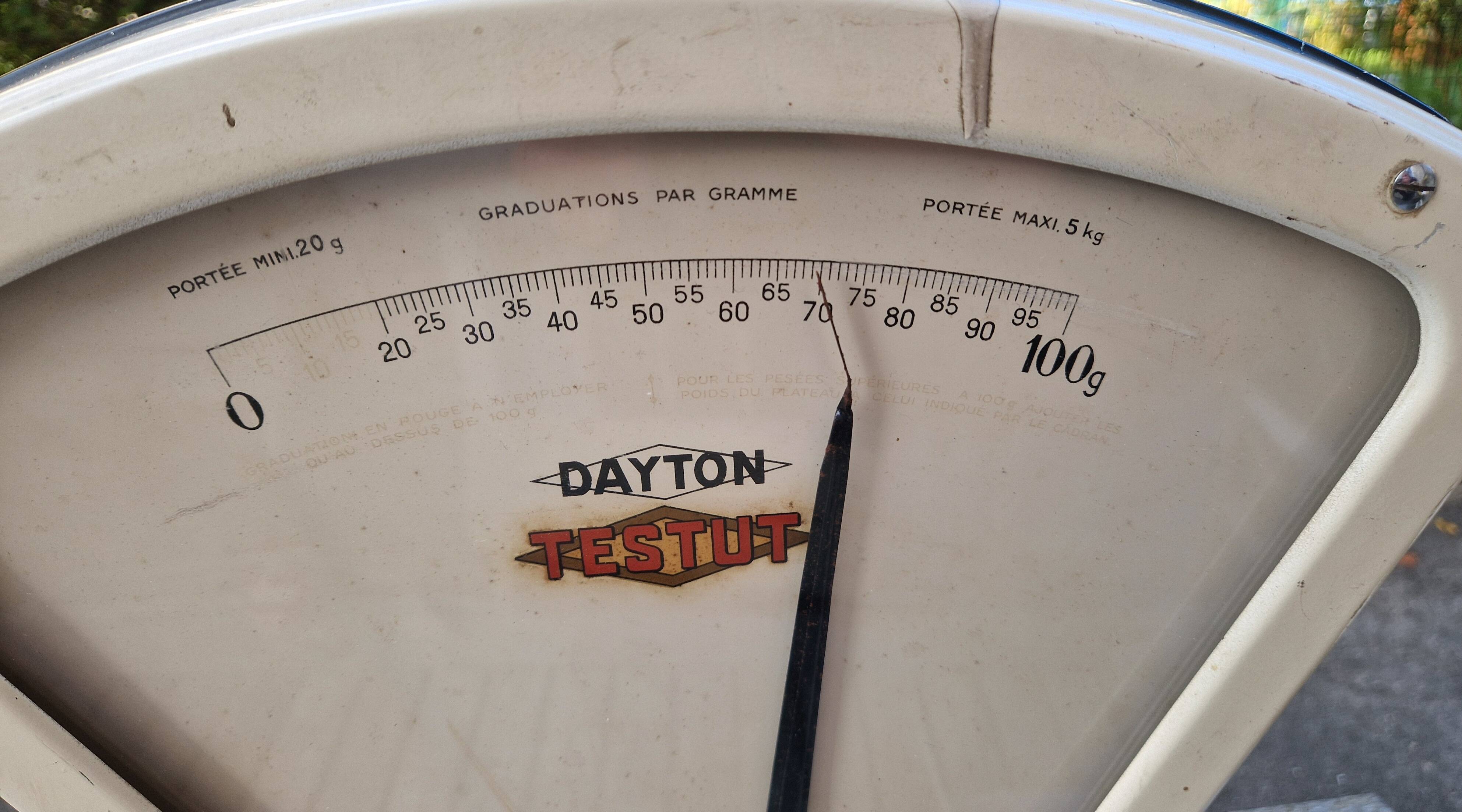 Antique Testut Dayton white bakelite grocery scale, 1960s