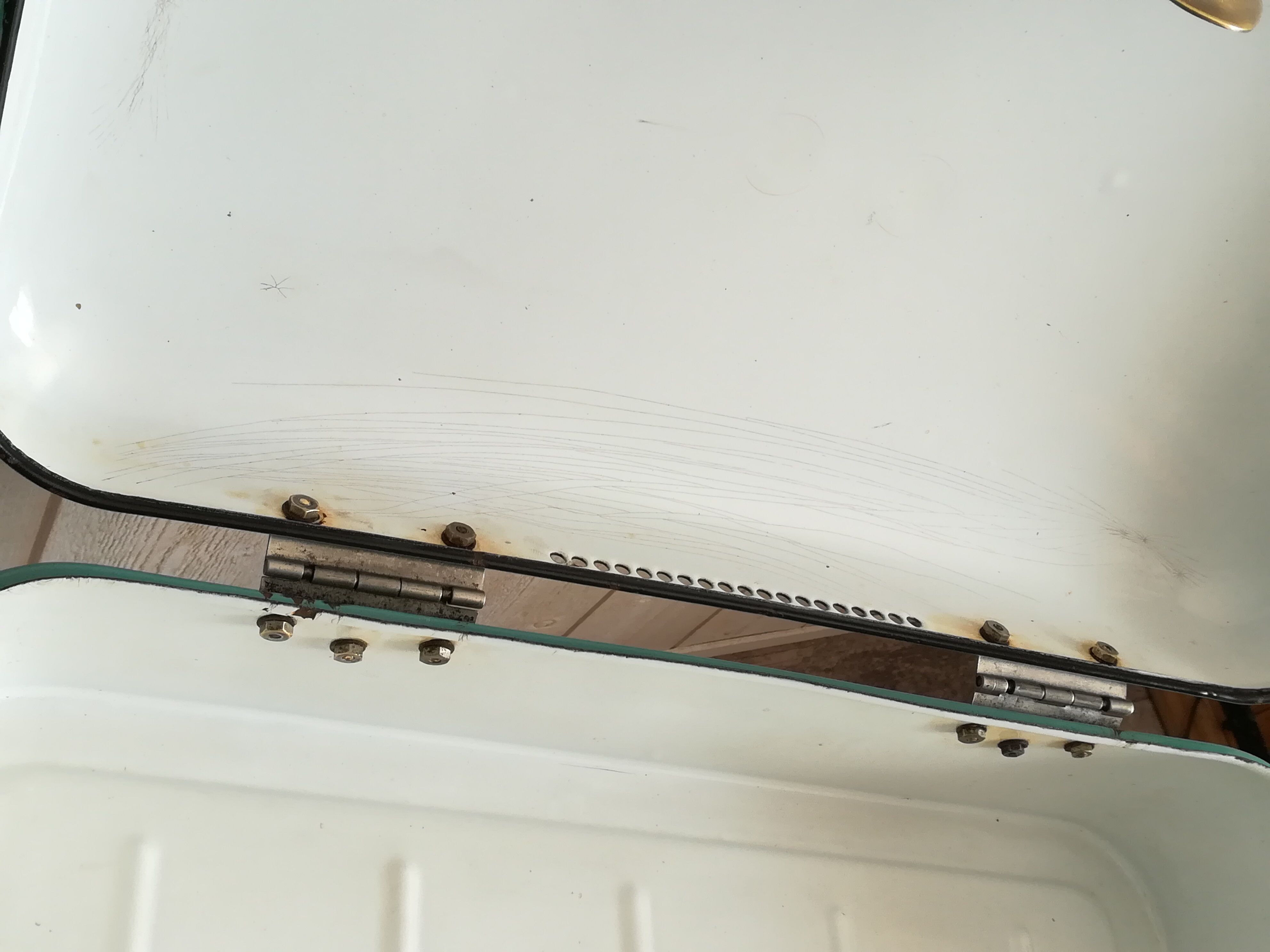 Minth blue enamelled metal box