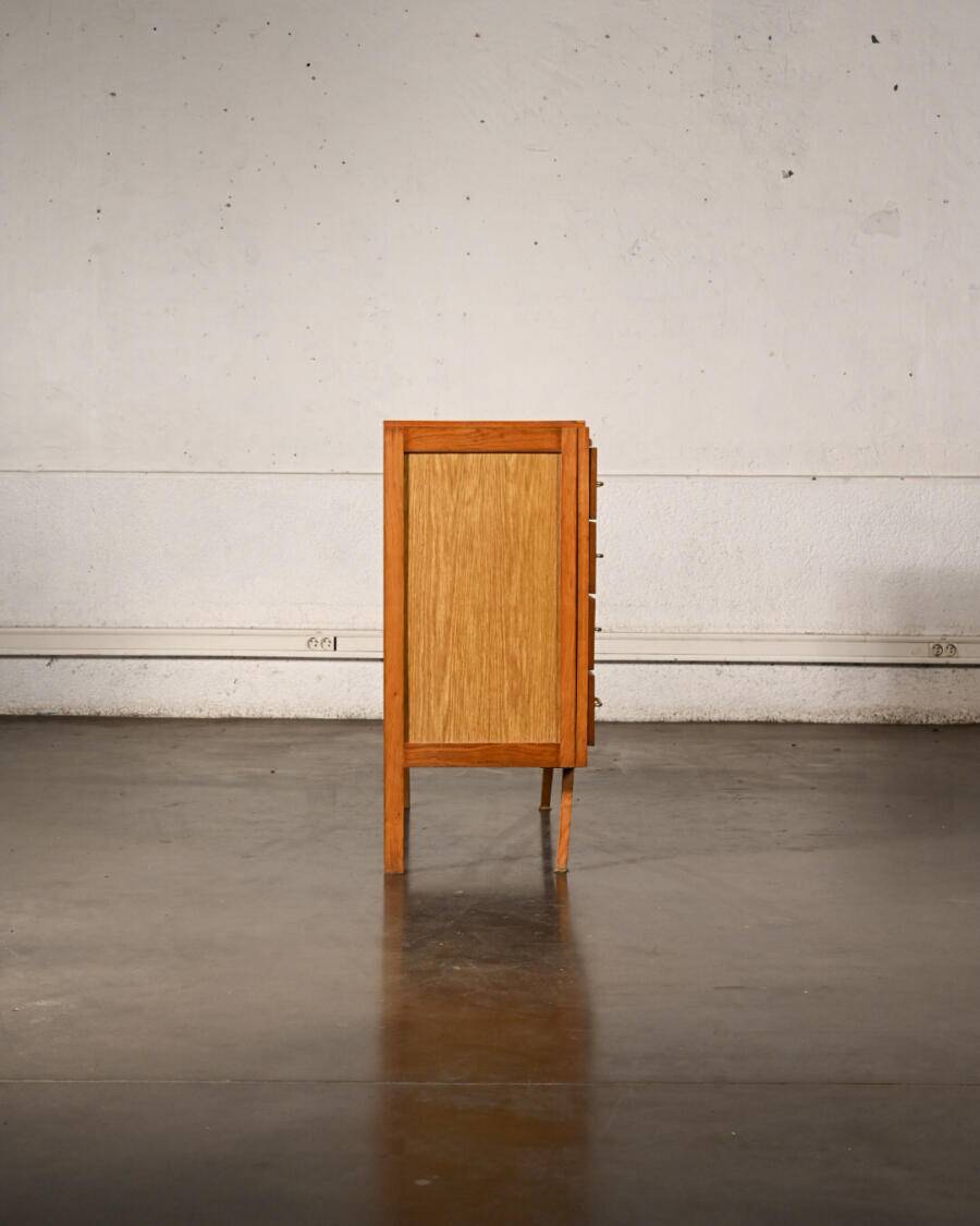 Commode pieds compas