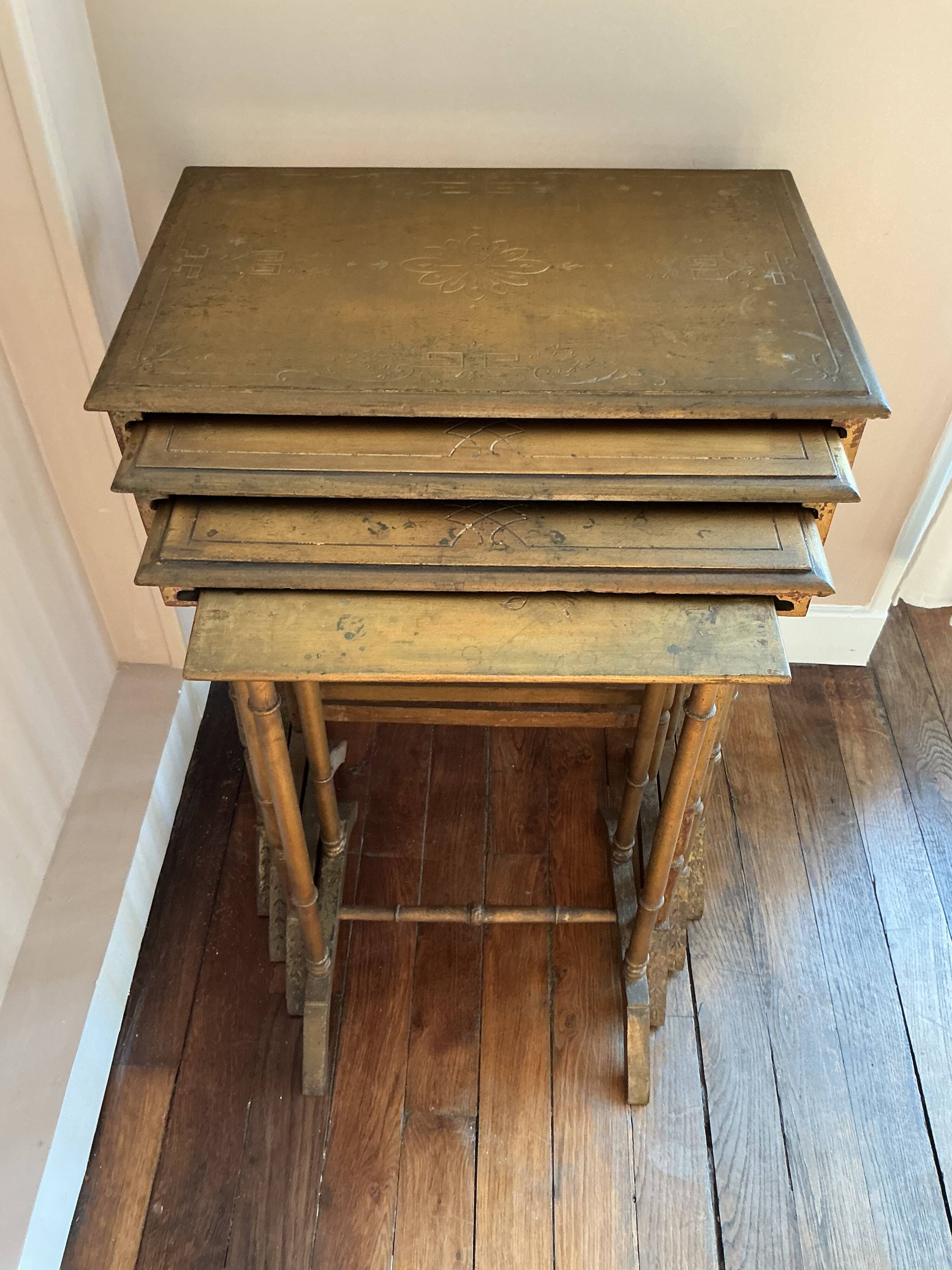 Tables gigogne anciennes- lot de 4 - vintage