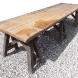 Workshop table with tray on trestles