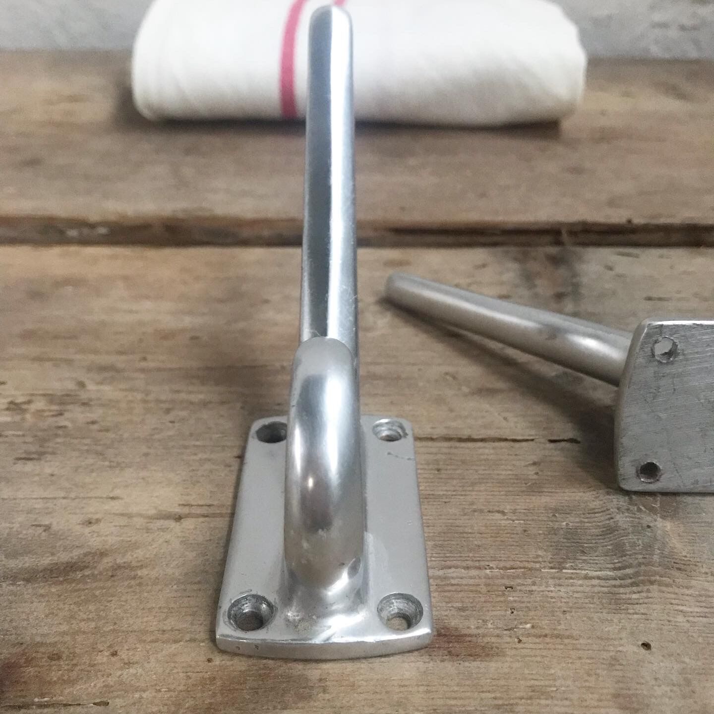 Paire de patères vintage
